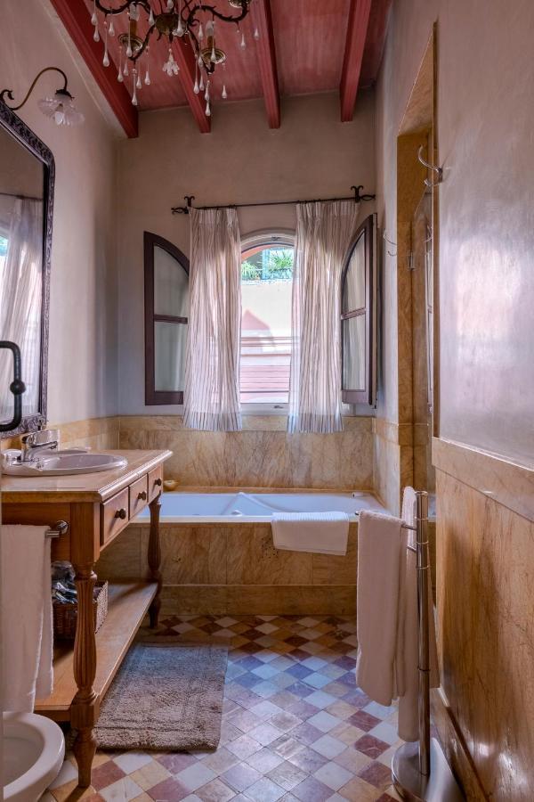 Exclusiva Casa En El Centro Historico De Sevilla Bagian luar foto